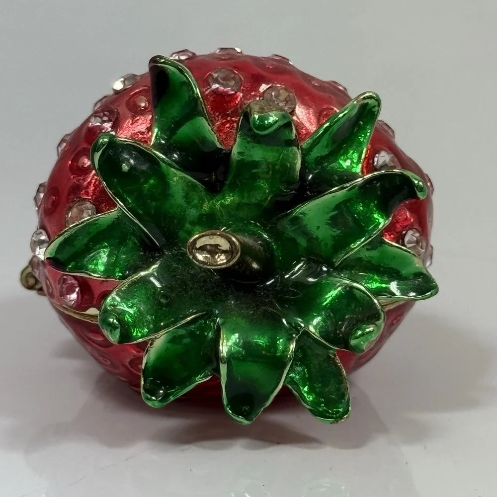 Strawberry Trinket Box Magnet Close Red Bling Enamel Yellow Interior Gold‎ Tone